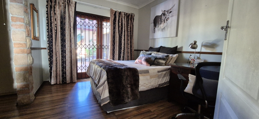 5 Bedroom Property for Sale in Table View Western Cape